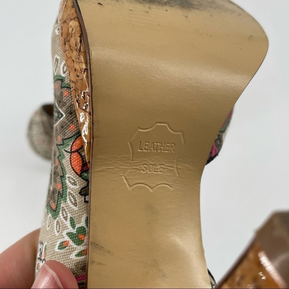 Kenneth Cole Reaction Paisley Peep Toe Heels - Picture 12 of 15